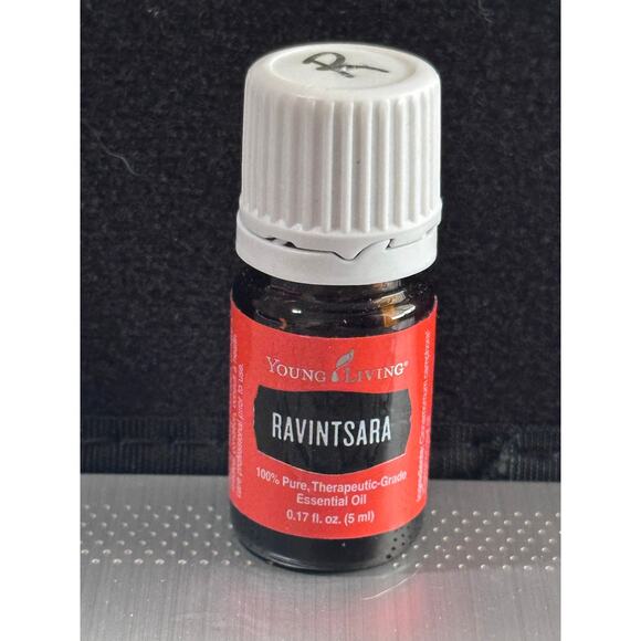 Young Living Essential Oil 5 ML - Ravintsara - Picture 1 of 1